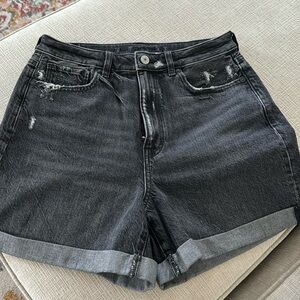 American Eagle Stretch Denim Mom Short size 6, black